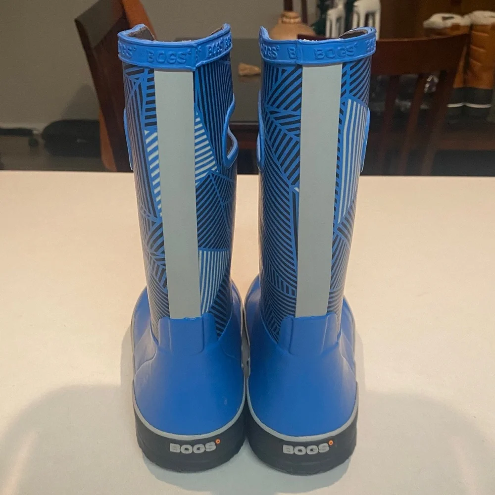 BOGS WEATHER RAIN BOOTS BLUE GEOMETRIC EUC BIG KIDS SZ 3 EU 35